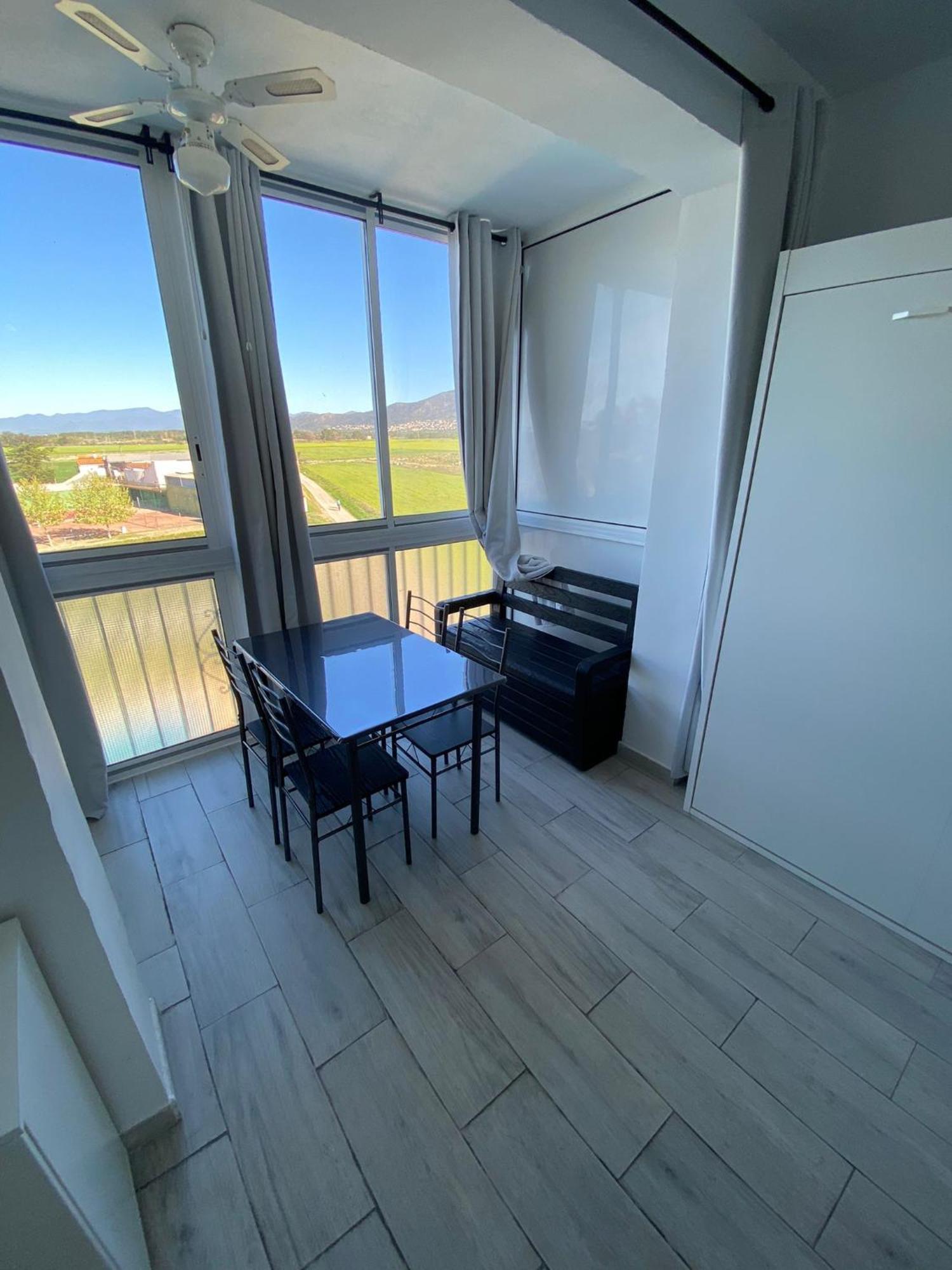 Studio Avec Piscine Et Parking Roses Eksteriør bilde